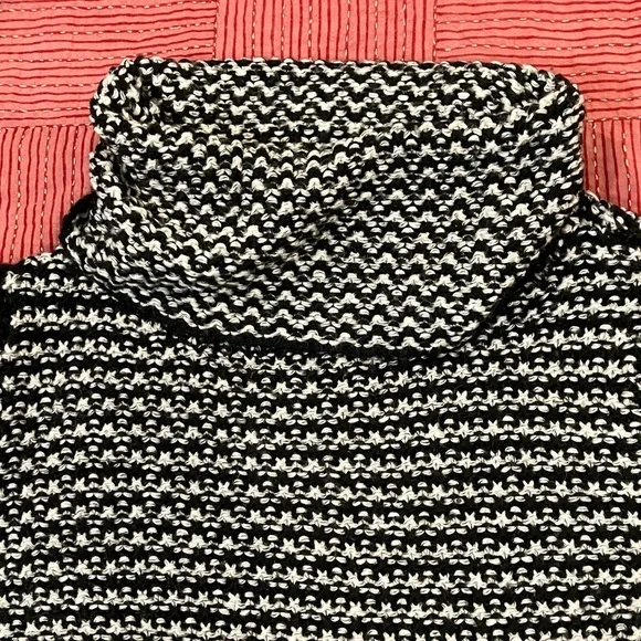 Zara Knits Women's large wool blend Black and White turtleneck Sweater - Picture 4 of 12